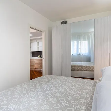 Central/Garibaldi Luxurious Two-Room Apartment. Milan Exterior photo