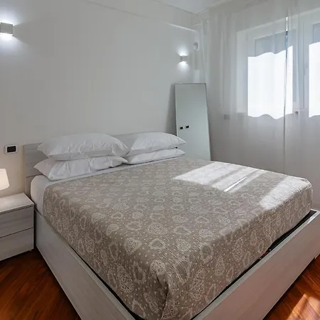 Central/Garibaldi Luxurious Two-Room Apartment. Milan Exterior photo